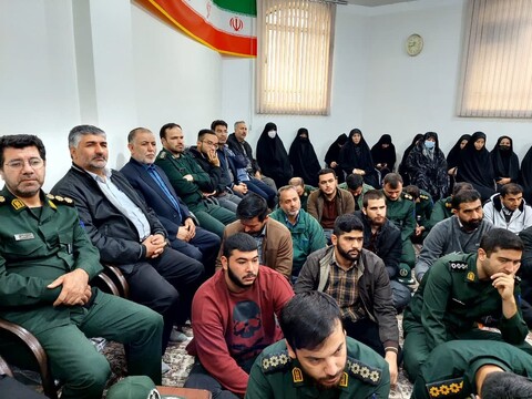 تصاویر/ دیدار امام جمعه خرمدره با تعدادی از مسئولین، پاسداران و بسیجیان این شهرستان