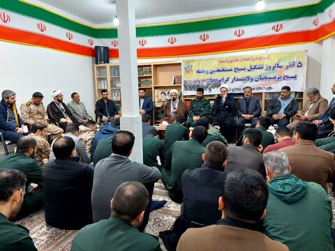 تصاویر/ دیدار امام جمعه خرمدره با تعدادی از مسئولین، پاسداران و بسیجیان این شهرستان