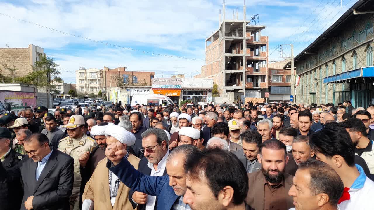 تصاویر/ راهپیمایی مردم پارس آباد در حمایت از کودکان غزه