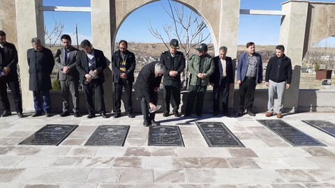 تصاویر/ مراسم غبارروبی و عطر افشانی مزار شهدای شهرستان ترکمنچای