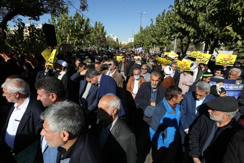 راهپیمایی نمازگزاران اصفهانی در حمایت از مردم غزه