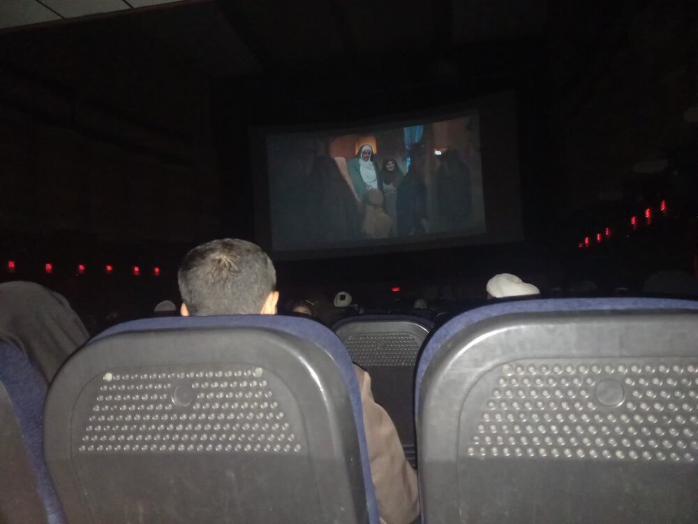 اکران فیلم سینمایی اخت الرضا(س) ویژه خانواده های طلاب و روحانیون اهواز
