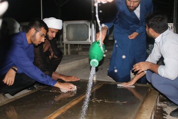 تصاویر/ آیین غبارروبی مزار شهدای روحانی استان خوزستان