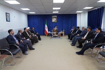 تصاویر/ دیدار رئیس دانشگاه پبام نور لرستان با نماینده ولی فقیه