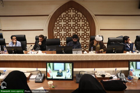 بالصور/ إقامة ورشة تعليمية تحت شعار "الحوار الديني في الساحة الدولية" بمدينة قم المقدسة