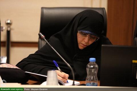 بالصور/ إقامة ورشة تعليمية تحت شعار "الحوار الديني في الساحة الدولية" بمدينة قم المقدسة