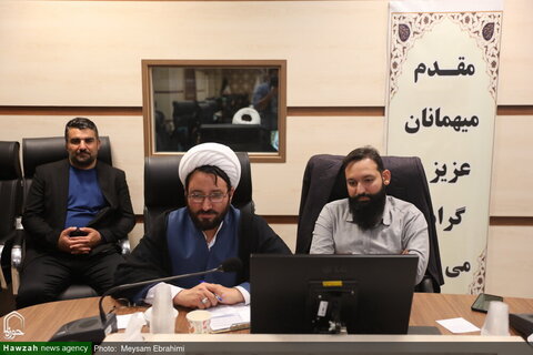 بالصور/ إقامة ورشة تعليمية تحت شعار "الحوار الديني في الساحة الدولية" بمدينة قم المقدسة