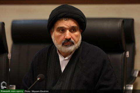 بالصور/ إقامة ورشة تعليمية تحت شعار "الحوار الديني في الساحة الدولية" بمدينة قم المقدسة