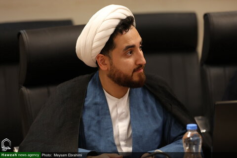 بالصور/ إقامة ورشة تعليمية تحت شعار "الحوار الديني في الساحة الدولية" بمدينة قم المقدسة