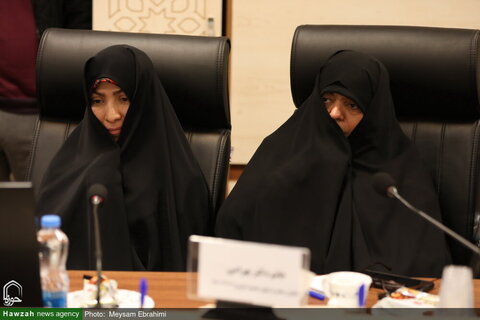 بالصور/ إقامة ورشة تعليمية تحت شعار "الحوار الديني في الساحة الدولية" بمدينة قم المقدسة