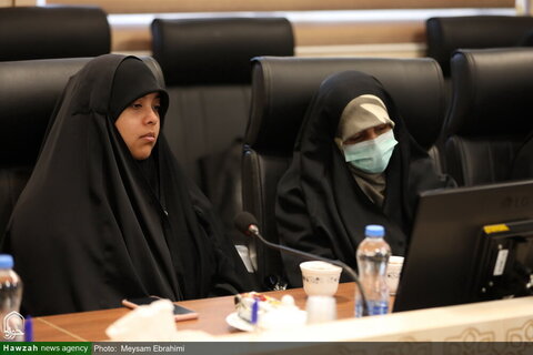 بالصور/ إقامة ورشة تعليمية تحت شعار "الحوار الديني في الساحة الدولية" بمدينة قم المقدسة