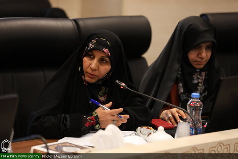 بالصور/ إقامة ورشة تعليمية تحت شعار "الحوار الديني في الساحة الدولية" بمدينة قم المقدسة