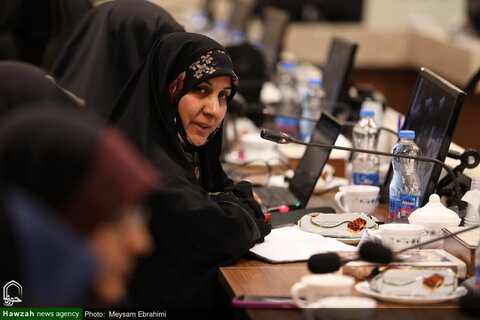 بالصور/ إقامة ورشة تعليمية تحت شعار "الحوار الديني في الساحة الدولية" بمدينة قم المقدسة