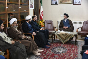 فرزندان ایثارگران به سمت تحصیل در حوزه هدایت شوند