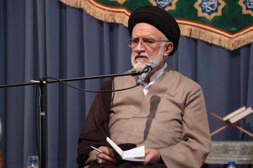 انتقاد تولیت آستان مقدس سید علاءالدین حسین(ع)  از راه‌اندازی خیابان «غذا» در شیراز | چرا برای رضایت یک سرمایه‌گذار، حریم امامزاده بی بی دختران را برداشته اید؟