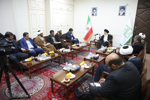 آیت الله حسینی بوشهری در دیدار رئیس مرکز ملی فضای مجازی
