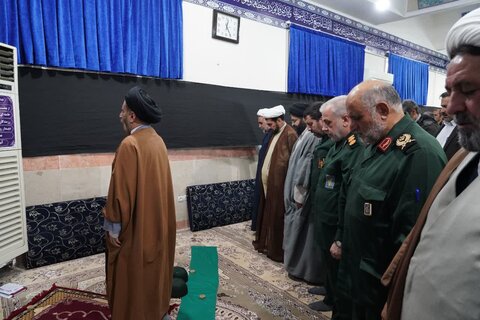 تصاویر دیدار کارکنان سپاه لرستان با نماینده ولی فقیه