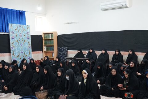 تصاویر دیدار کارکنان سپاه لرستان با نماینده ولی فقیه