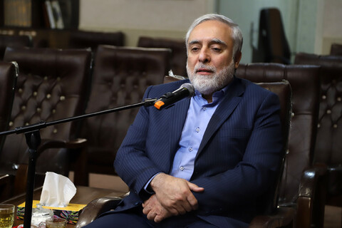 تصاویر /  دیدار دکتر رجبی دوانی رئیس بنیاد ایران شناسی با امام جمعه همدان