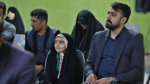 نشست صمیمی شعرای آئینی البرز با نماینده رهبر معظم انقلاب اسلامی در استان
