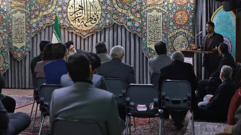 نشست صمیمی شعرای آئینی البرز با نماینده رهبر معظم انقلاب اسلامی در استان