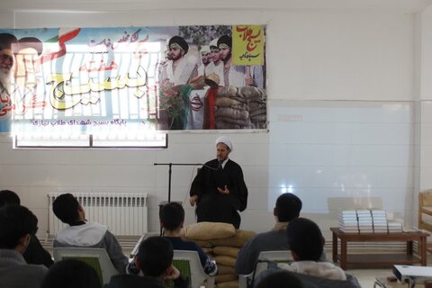 تصاویر/ مراسم گرامیداشت سالروز تشکیل بسیج در مدرسه علمیه امام خمینی خوی