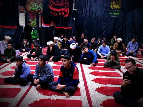 بالصور/ إقامة مجالس عزاء بمناسبة شهادة الصديقة الكبرى فاطمة الزهراء صلوات الله عليها في مدن إيران