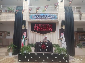 تنها محبت به حضرت زهرا (س) کافی نیست، باید عمل هم باشد