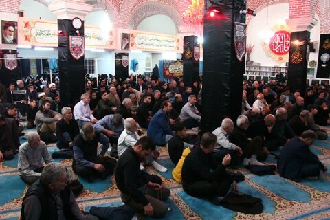 تصاویر/ مراسم سومین شب از ایام فاطمیه در مسجد بقیة الله ارومیه