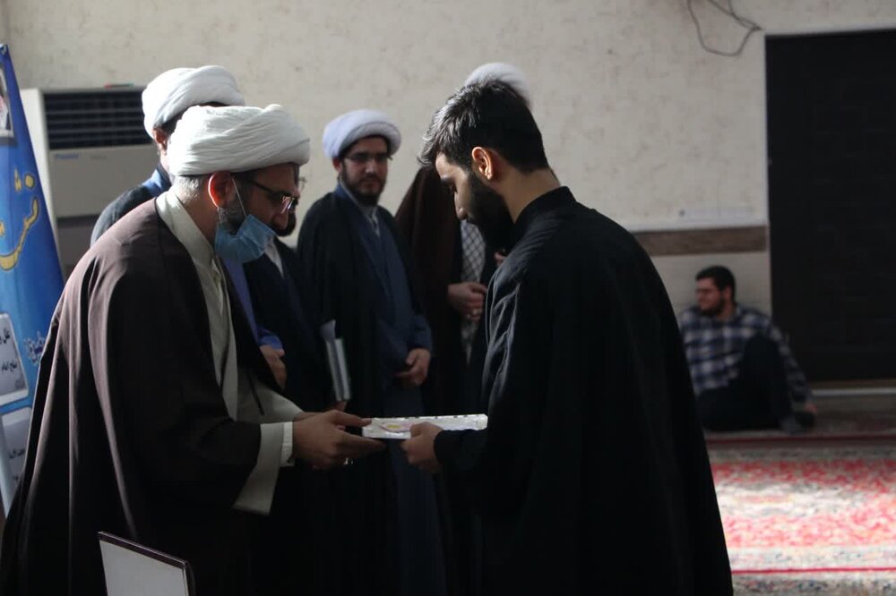 علل و عوامل صلح امام حسن(ع) بررسی شد