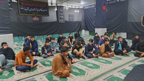 تصاویر / مراسم عزاداری ایام فاطمیه در مدرسه علمیه امام  صادق (ع) حاجی آباد