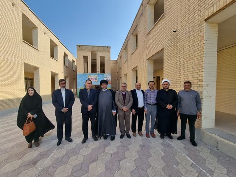 دیدار امام جمعه گناوه با دانش آموزان