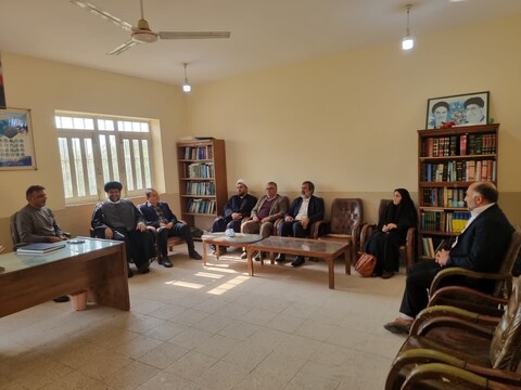 دیدار امام جمعه گناوه با دانش آموزان