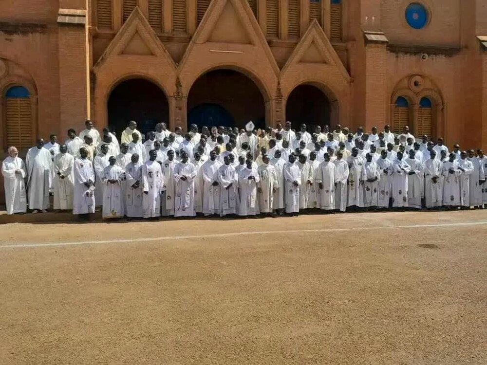 مراسم تودیع نماینده سابق واتیکان در کشور بورکینافاسو +تصاویر