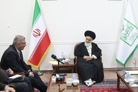 آیت الله حسینی بوشهری در دیدار رئیس سازمان برنامه و بودجه