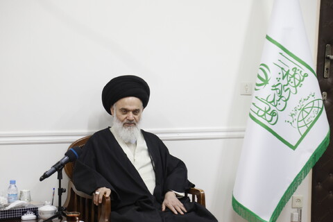 تصاویر / دیدار رئیس کل بیمه مرکزی ایران با آیت الله حسینی بوشهری
