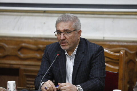 تصاویر / دیدار اساتید و نخبگان حوزوی با رئیس سازمان برنامه و بودجه