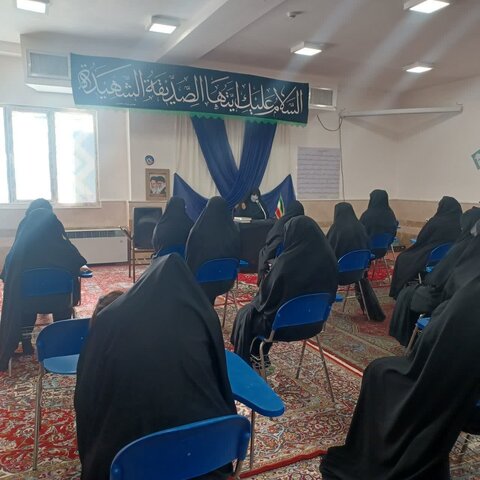 برگزاری جلسه پرسش و پاسخ در مدرسه علمیه خواهران نورآباد