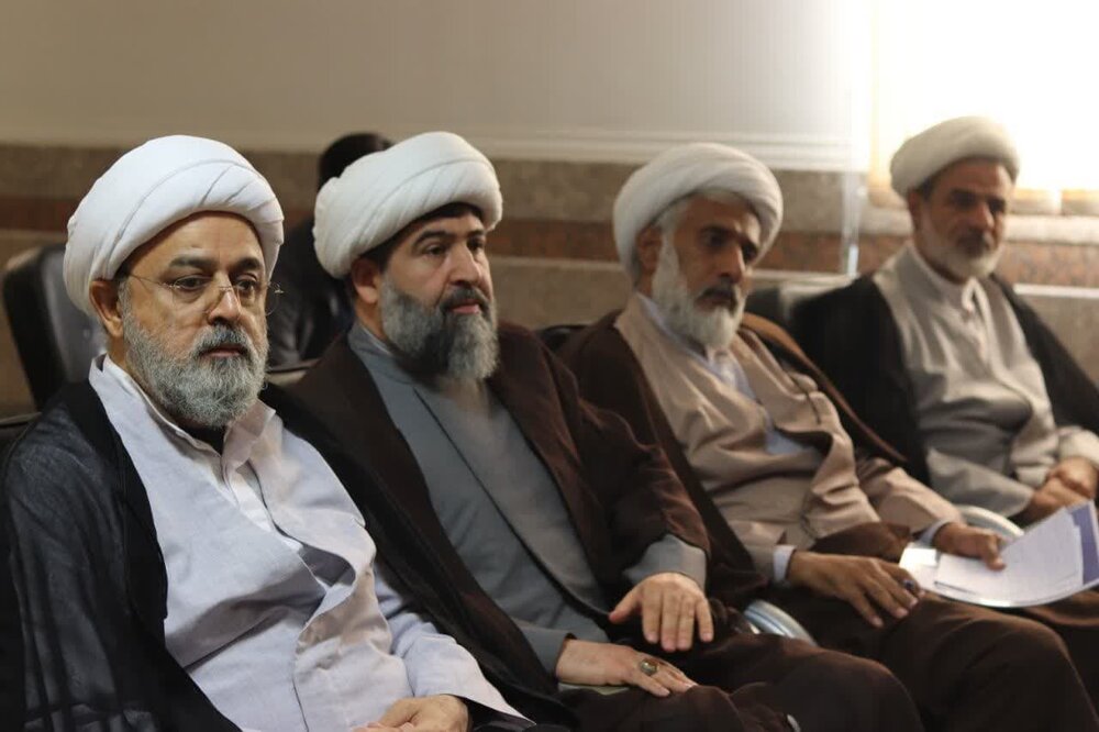 صحیفه سجادیه، مدرسه انسان سازی است/ جزیره ای عمل کردن در زمینه صحیفه سجادیه آسیب است