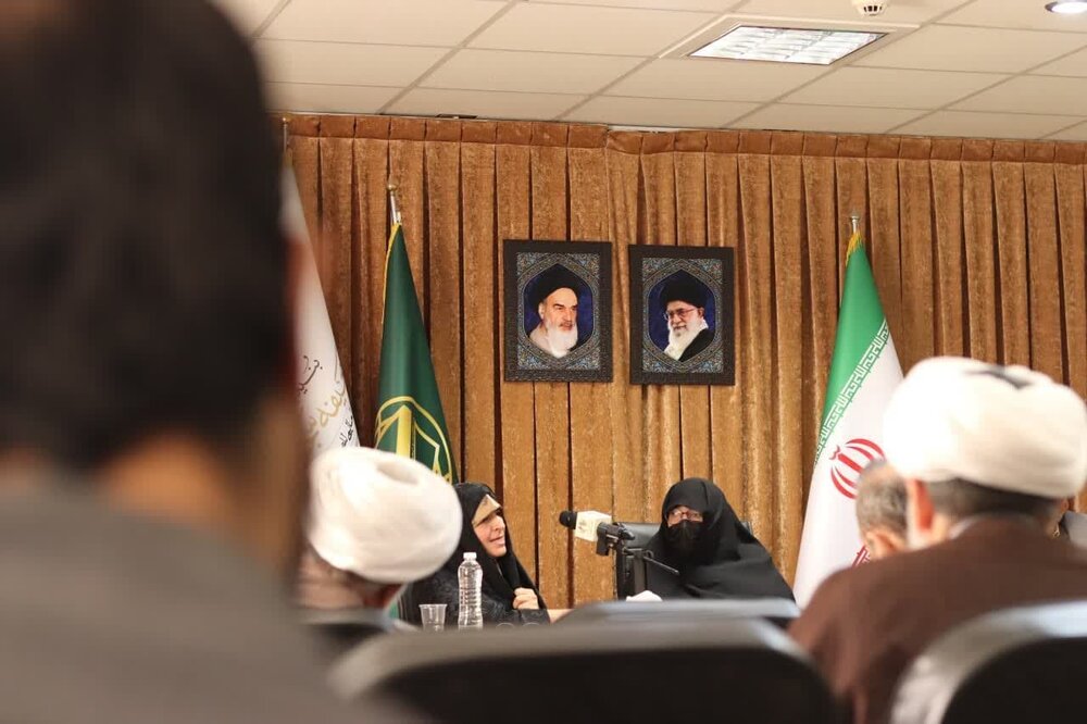 صحیفه سجادیه، مدرسه انسان سازی است/ جزیره ای عمل کردن در زمینه صحیفه سجادیه آسیب است