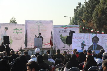 کاشت و حفاظت از درختان همانند تربیت نسل ارزشمند است