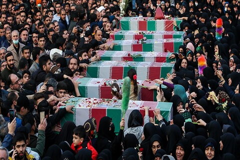 وداع به یادماندنی مردم تهران با شهدای مدافع حرم