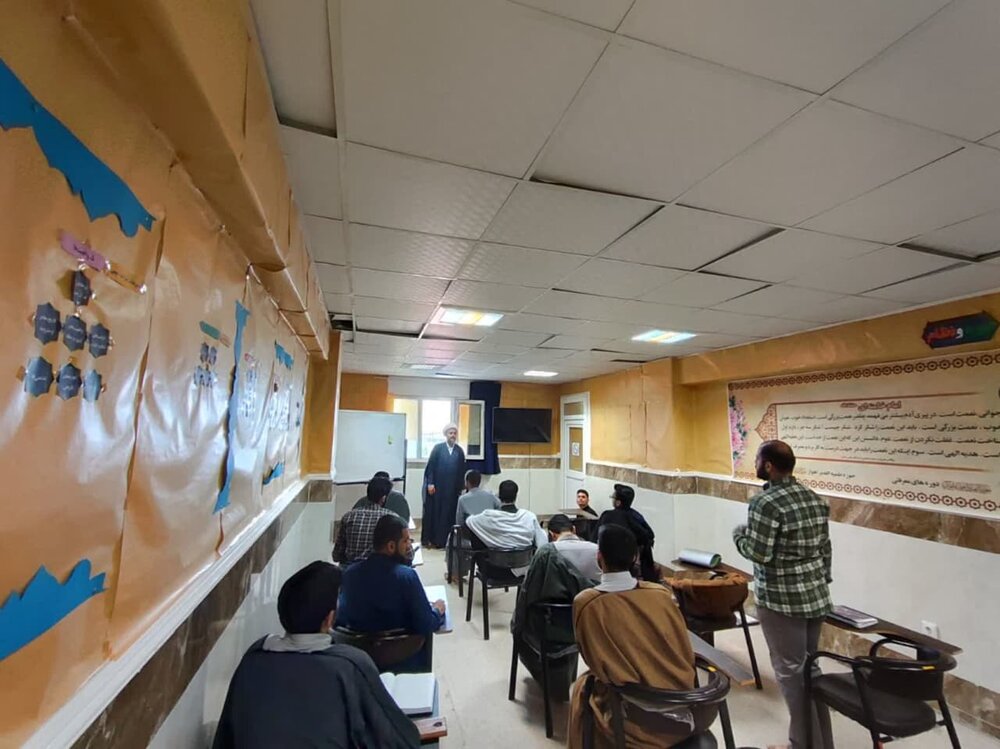 برگزاری دوره روش تحقیق در مدرسه علمیه الغدیر اهواز