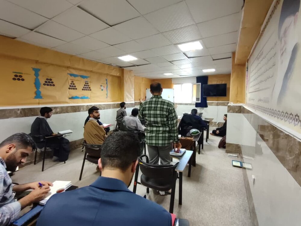 برگزاری دوره روش تحقیق در مدرسه علمیه الغدیر اهواز