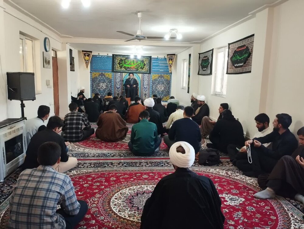 تصاویر/درس اخلاق حجت‌الاسلام والمسلمین سید حسن عابدیان