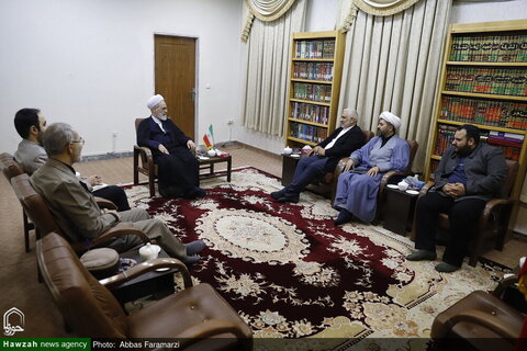 بالصور/ أمين عام المؤتمر الدولي لدعم انتفاضة فلسطين في مجلس الشورى الإسلامي مع آية الله الأعرافي بمدينة قم