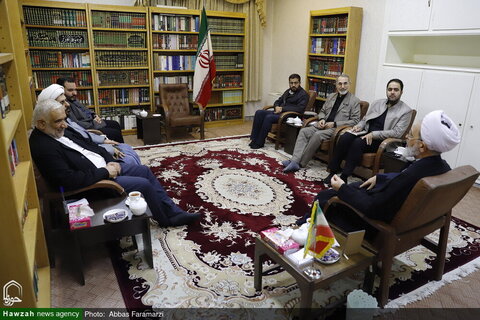 بالصور/ أمين عام المؤتمر الدولي لدعم انتفاضة فلسطين في مجلس الشورى الإسلامي مع آية الله الأعرافي بمدينة قم