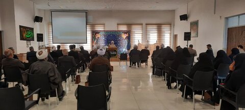 اولین اجلاس مدیران مدارس علمیه خواهران استان مرکزی در سال تحصیلی 1402-1403