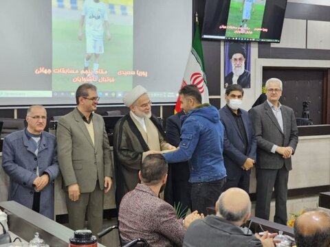 تصاویر/نشست هم اندیشی مدیران انجمن های معلولین کردستان به حجت الاسلام و المسلمین پورذهبی