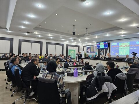 تصاویر/نشست هم اندیشی مدیران انجمن های معلولین کردستان به حجت الاسلام و المسلمین پورذهبی